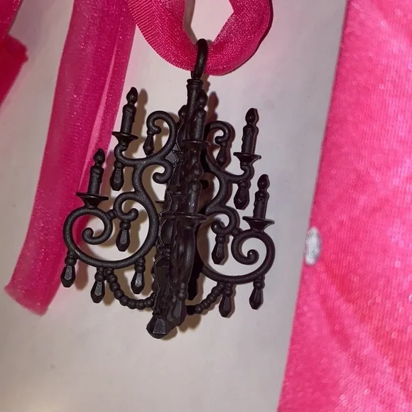 Barbie bed pink silver blanket black white pillow black chandelier pink drapes‌ - Picture 14 of 14